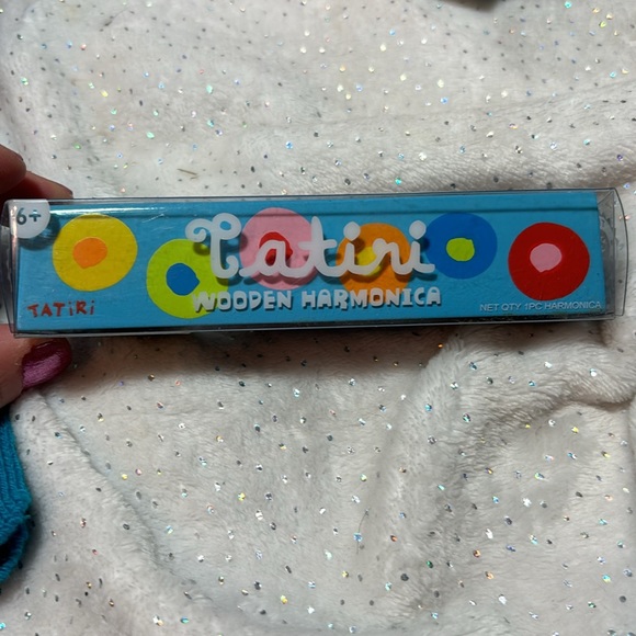 Stocking Stuffers Puzzles, Crafts, Games and Gloves - Picture 6 of 8